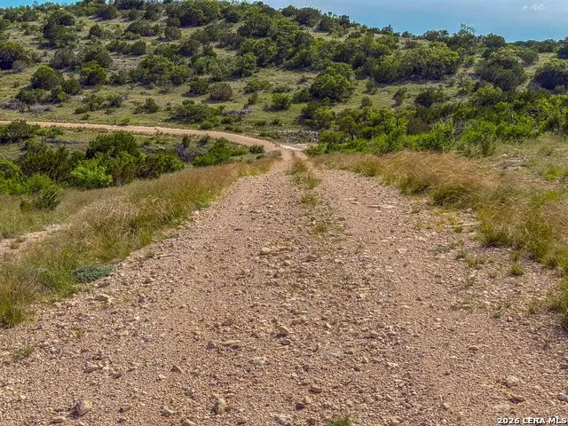 000 W SD 45425 Rocksprings, TX 78880