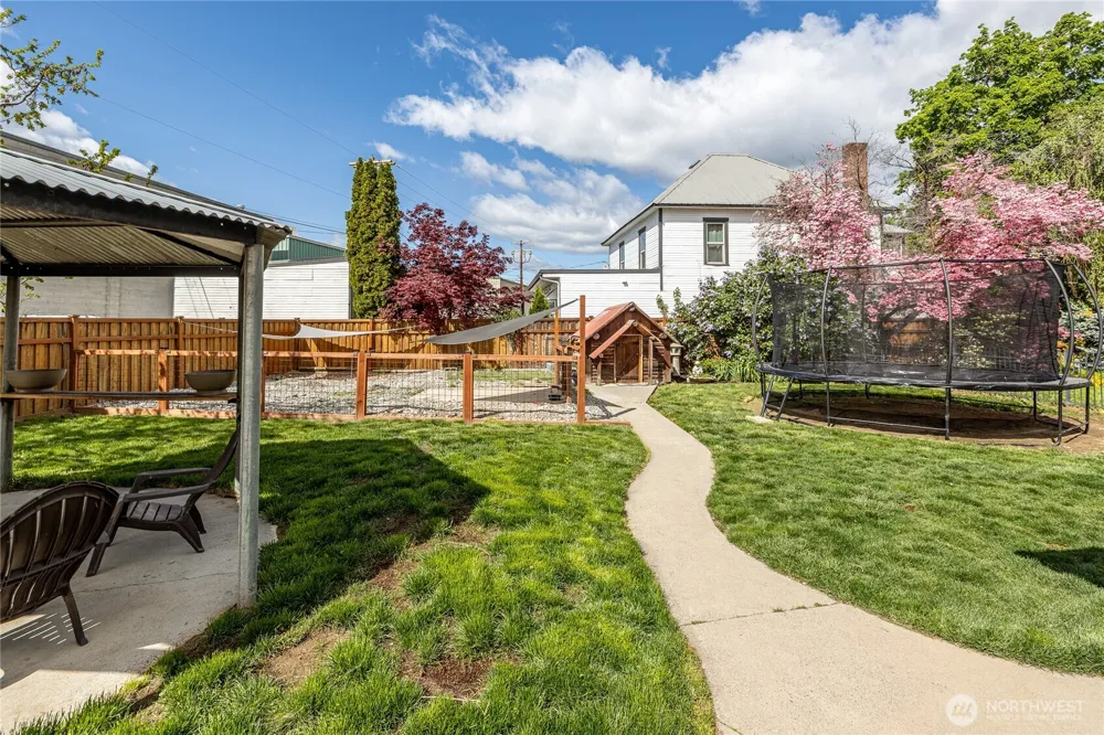 406 Cottage Avenue Cashmere, WA 98815