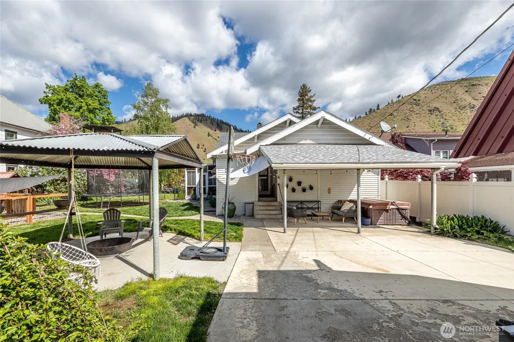 406 Cottage Avenue Cashmere, WA 98815