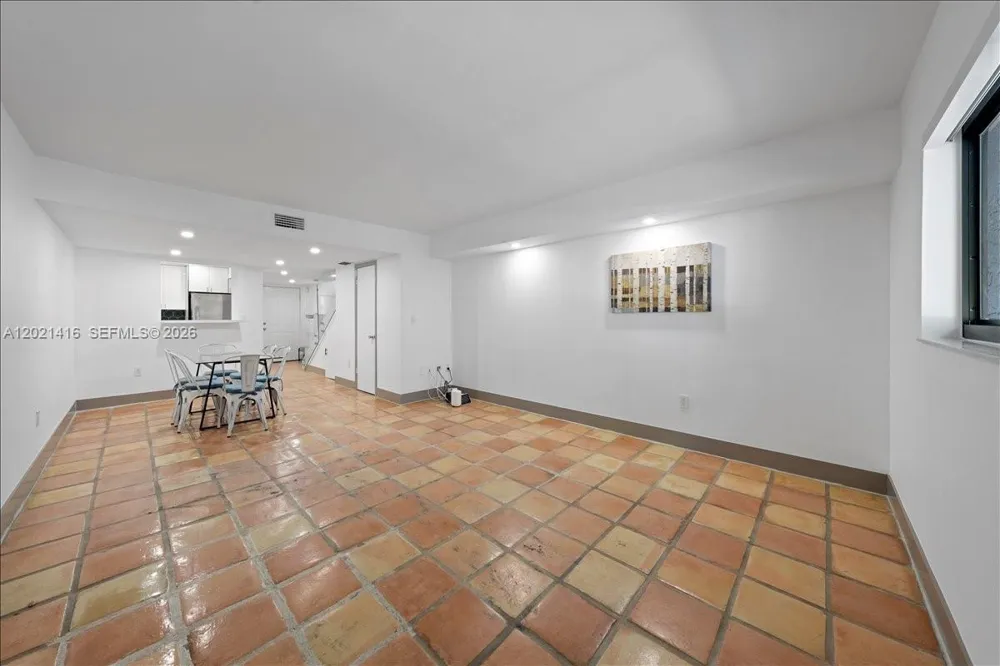5750 Turin St #207 Coral Gables, FL 33146