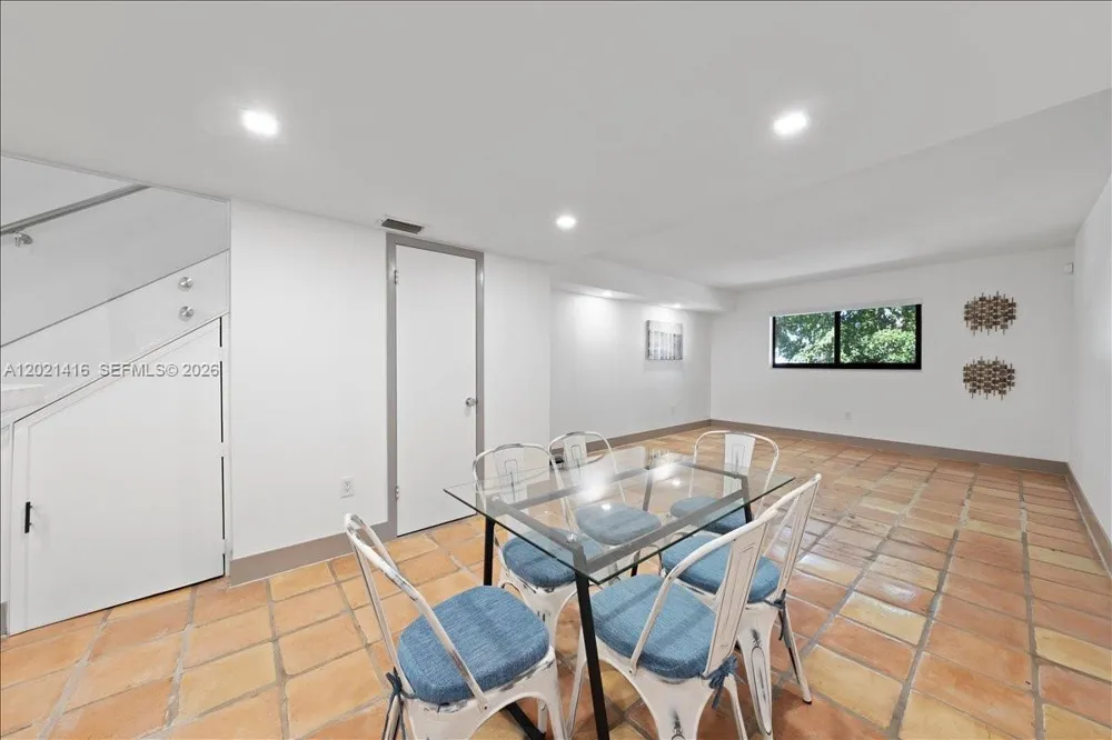 5750 Turin St #207 Coral Gables, FL 33146