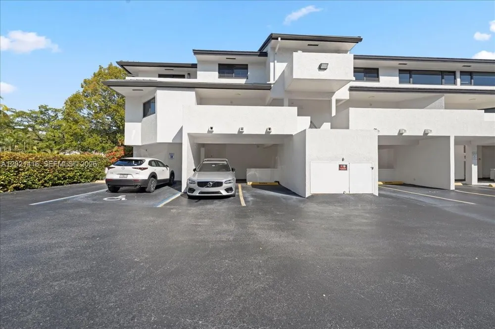 5750 Turin St #207 Coral Gables, FL 33146
