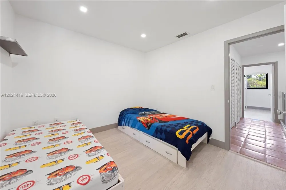 5750 Turin St #207 Coral Gables, FL 33146