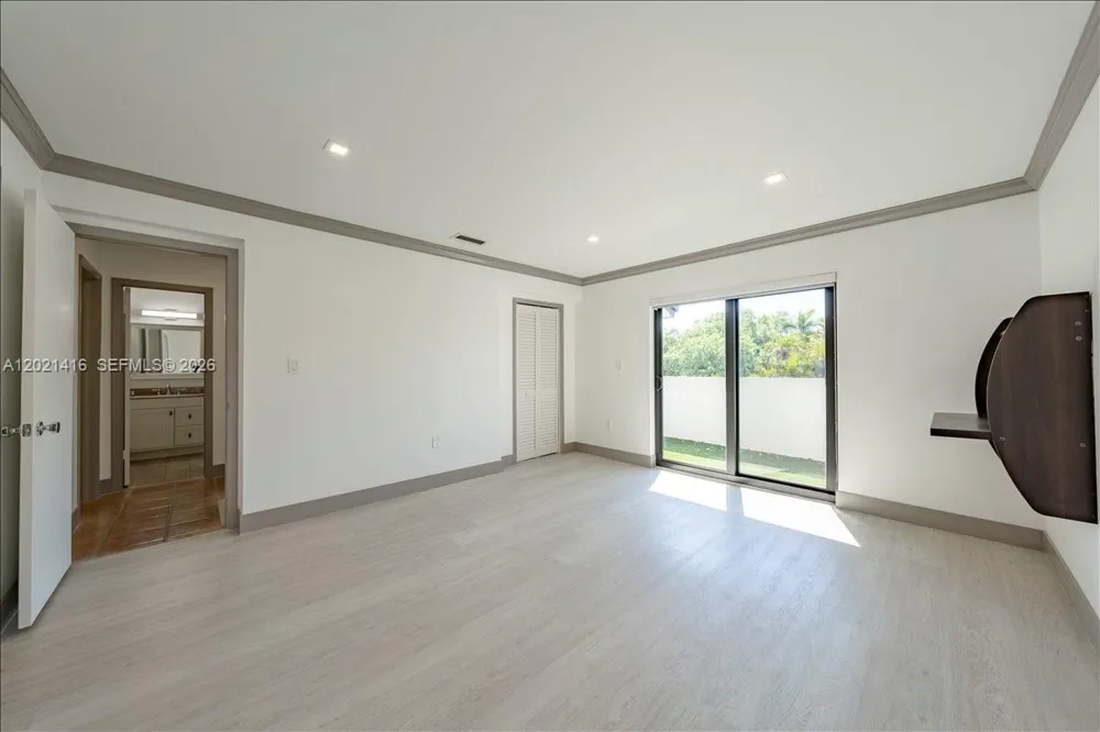 5750 Turin St #207 Coral Gables, FL 33146