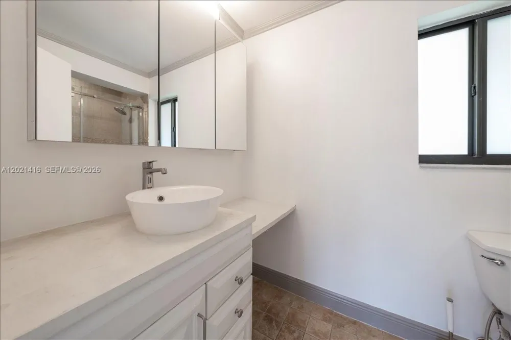 5750 Turin St #207 Coral Gables, FL 33146