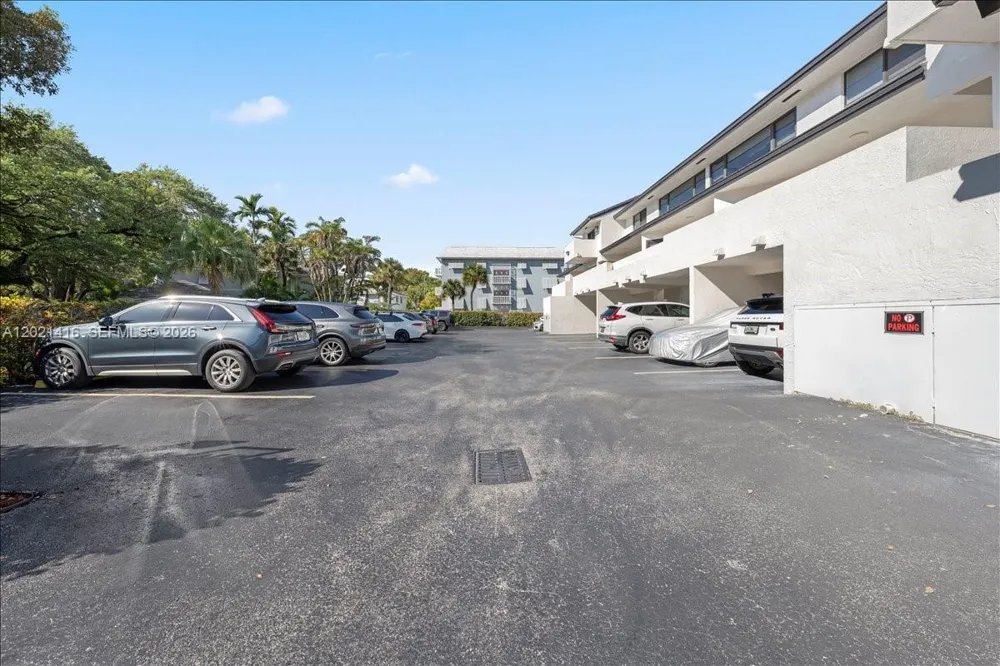 5750 Turin St #207 Coral Gables, FL 33146