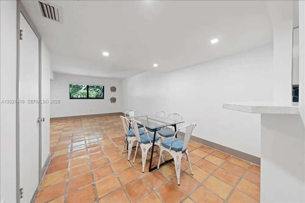 5750 Turin St #207 Coral Gables, FL 33146
