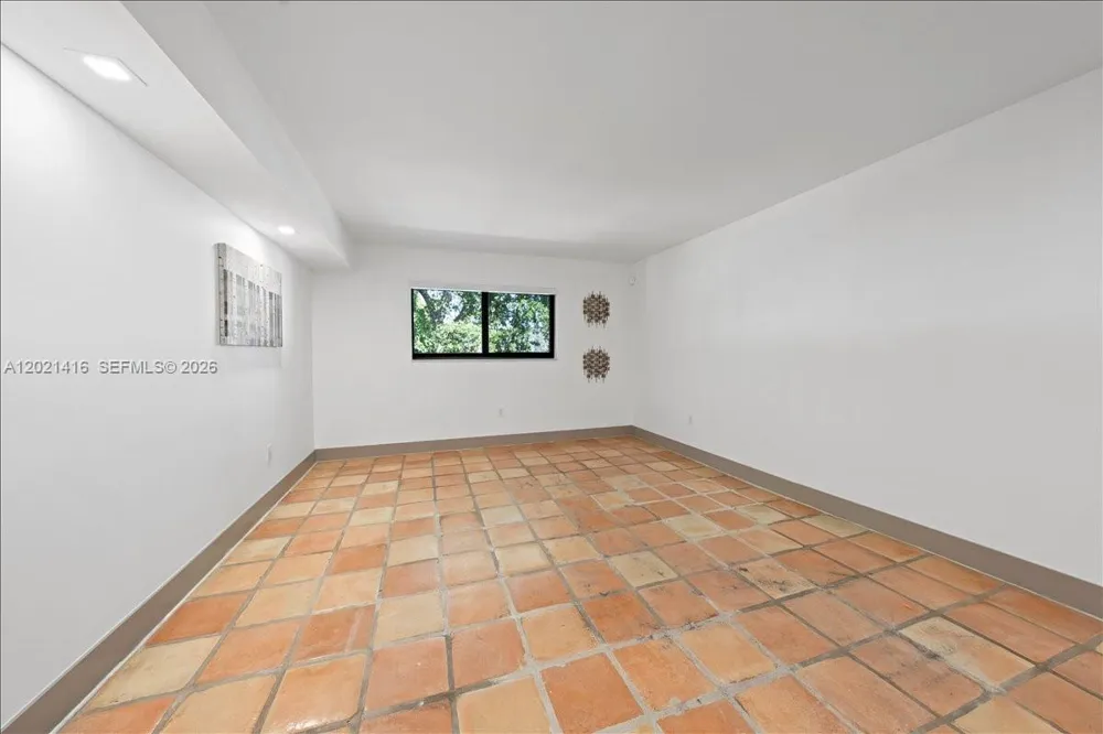 5750 Turin St #207 Coral Gables, FL 33146