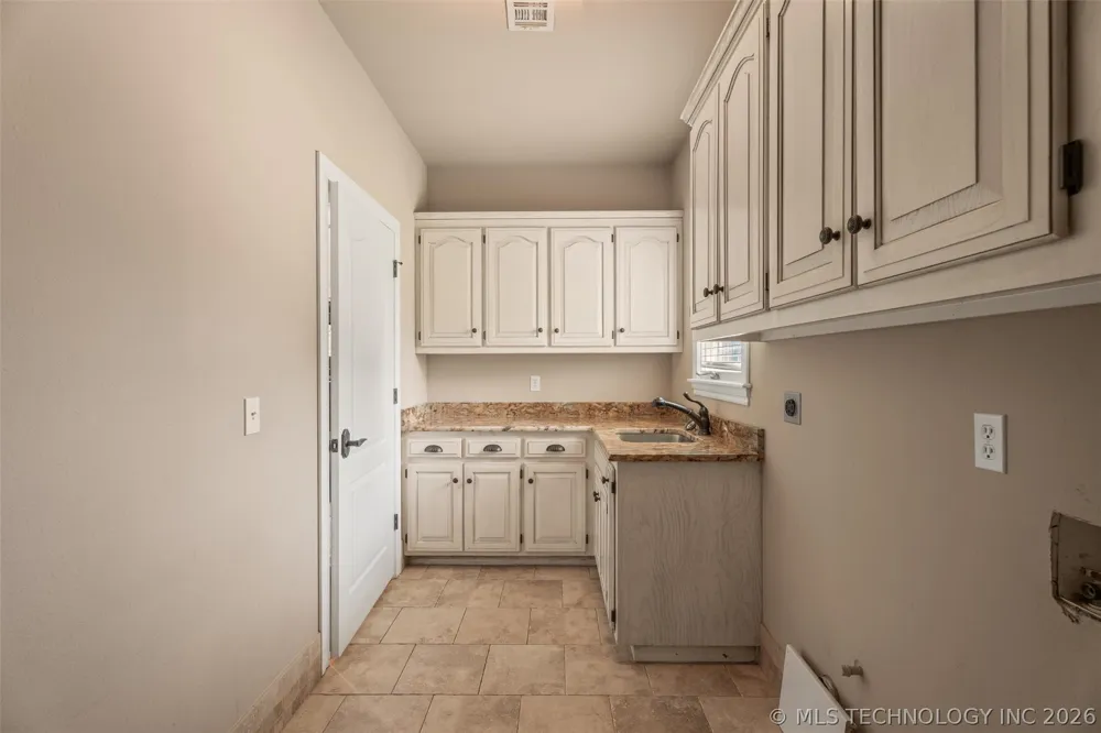 2508 Kingston Drive Bartlesville, OK 74006