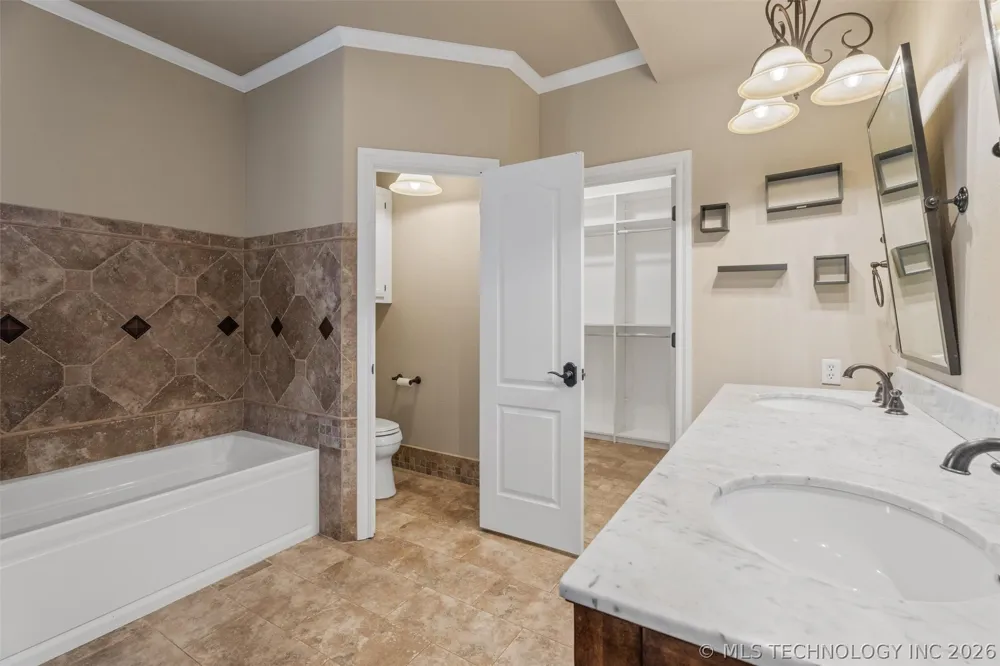 2508 Kingston Drive Bartlesville, OK 74006