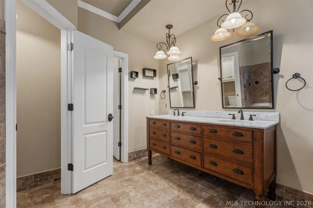 2508 Kingston Drive Bartlesville, OK 74006