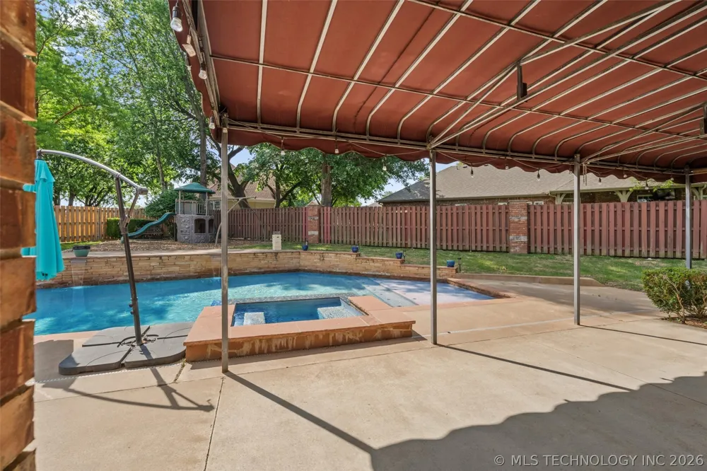2508 Kingston Drive Bartlesville, OK 74006