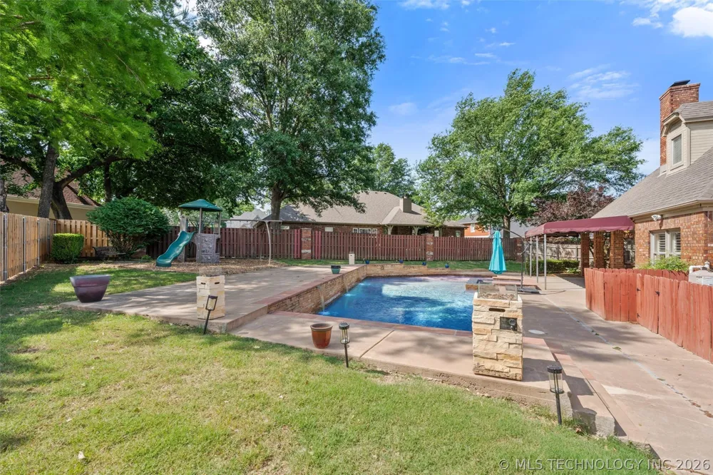2508 Kingston Drive Bartlesville, OK 74006