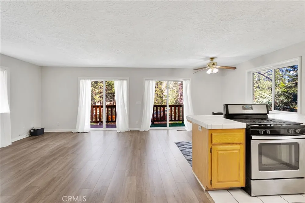 1661 Virginia Street Wrightwood, CA 92397