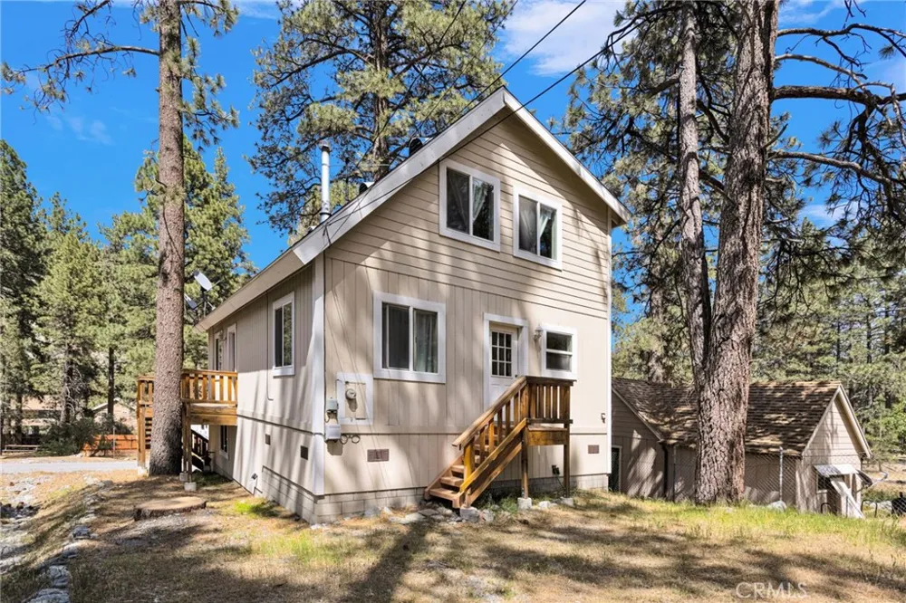1661 Virginia Street Wrightwood, CA 92397
