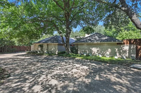 7211 Valley View Place