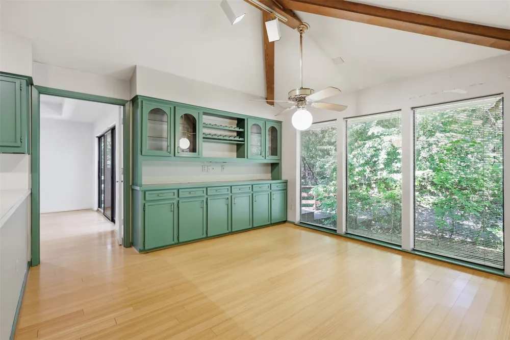 7211 Valley View Place Dallas, TX 75240