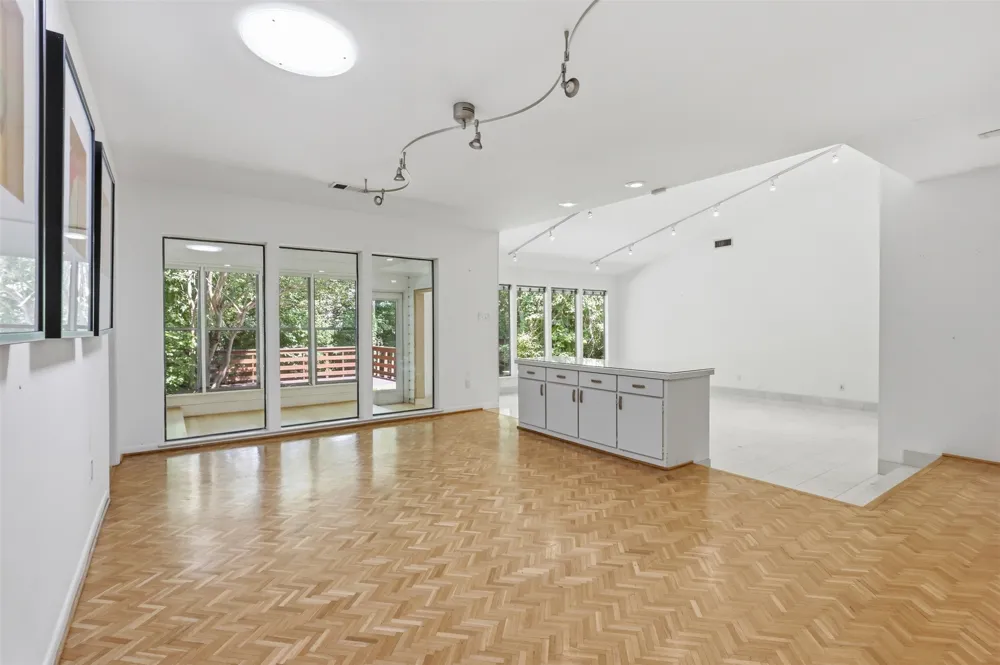 7211 Valley View Place Dallas, TX 75240