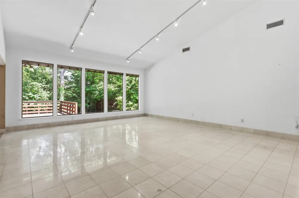 7211 Valley View Place Dallas, TX 75240