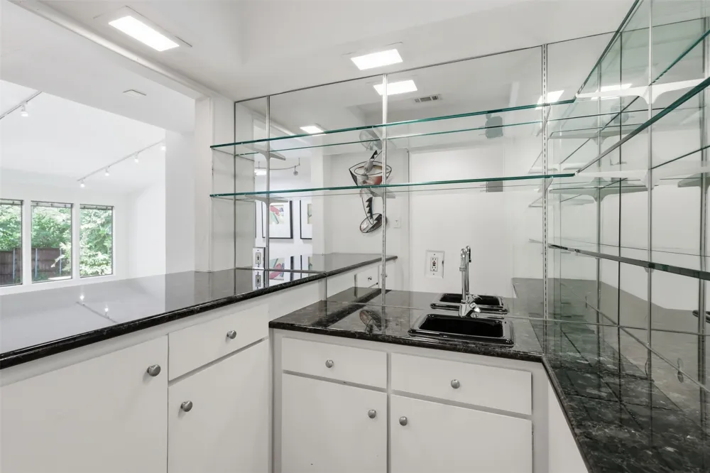 7211 Valley View Place Dallas, TX 75240