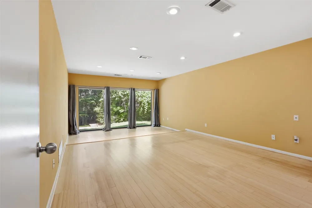 7211 Valley View Place Dallas, TX 75240