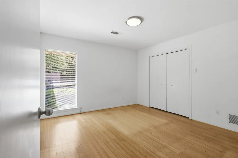 7211 Valley View Place Dallas, TX 75240
