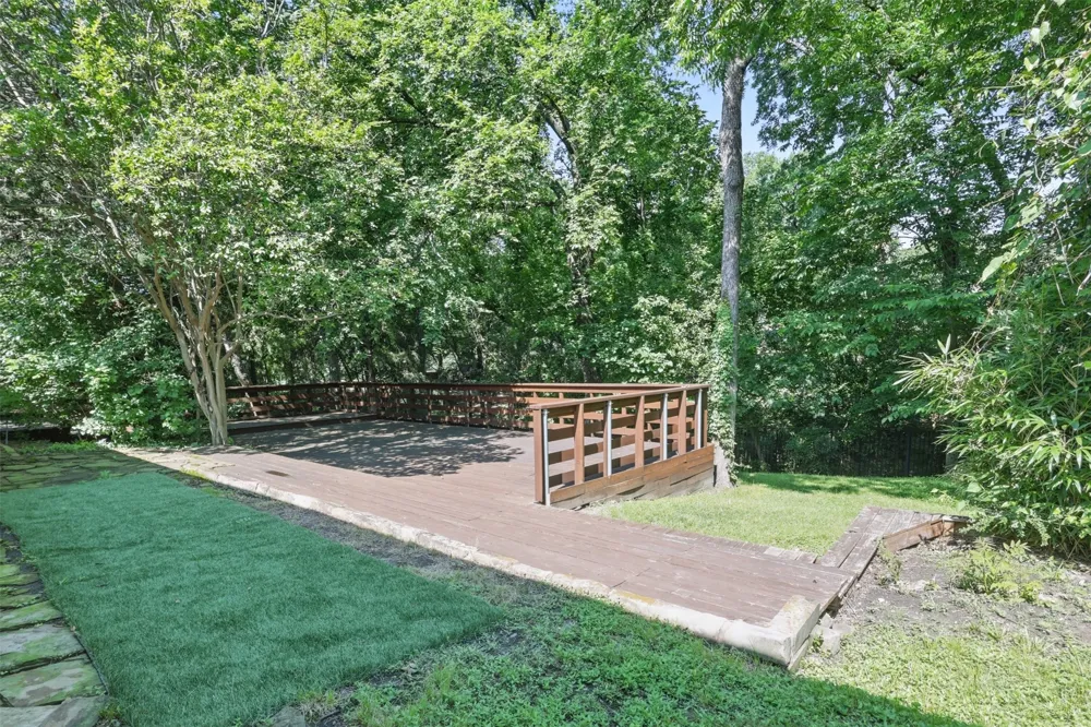 7211 Valley View Place Dallas, TX 75240