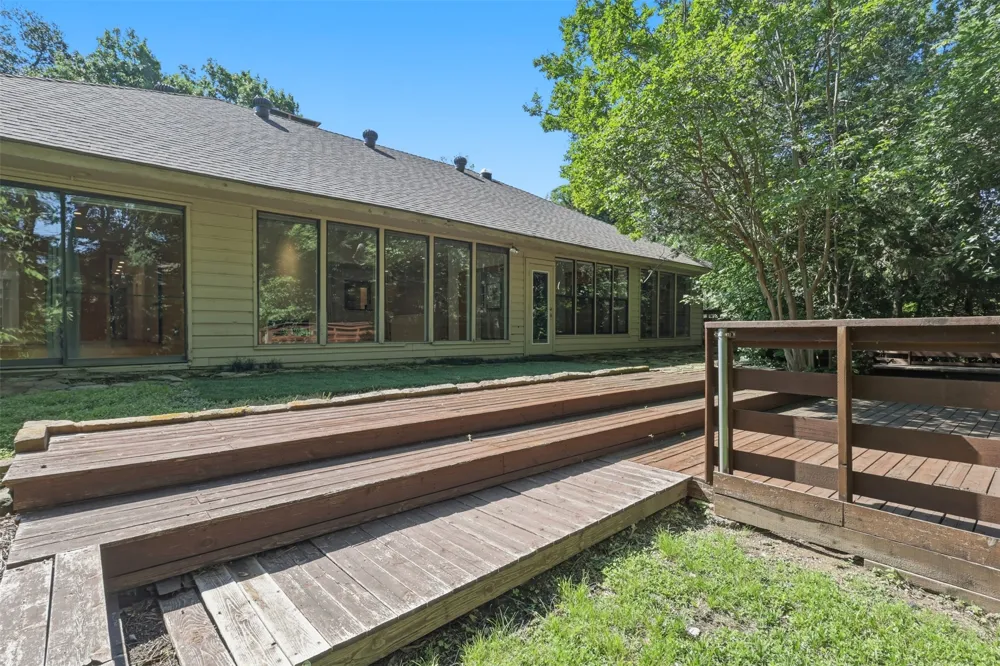 7211 Valley View Place Dallas, TX 75240