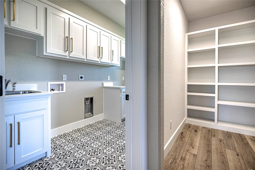8186 S Lone Star Parkway Moody, TX 76557