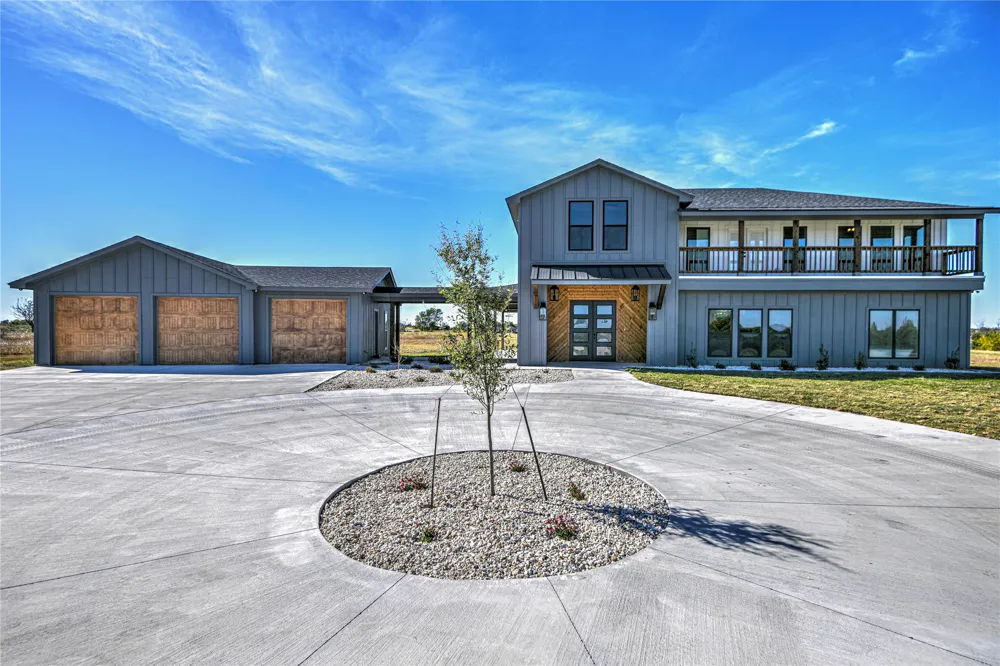 8186 S Lone Star Parkway Moody, TX 76557