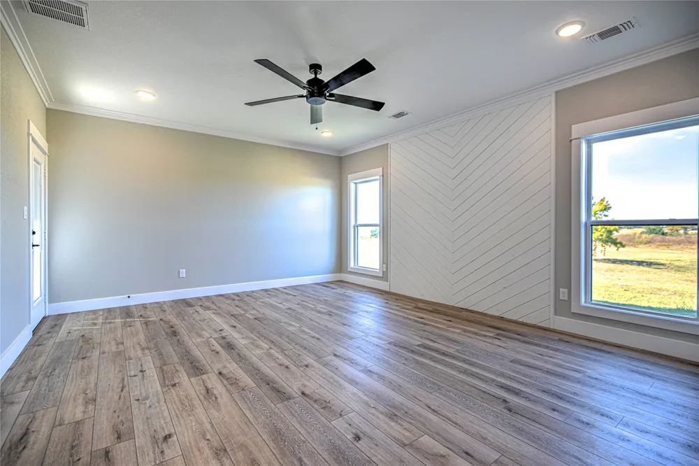 8186 S Lone Star Parkway Moody, TX 76557