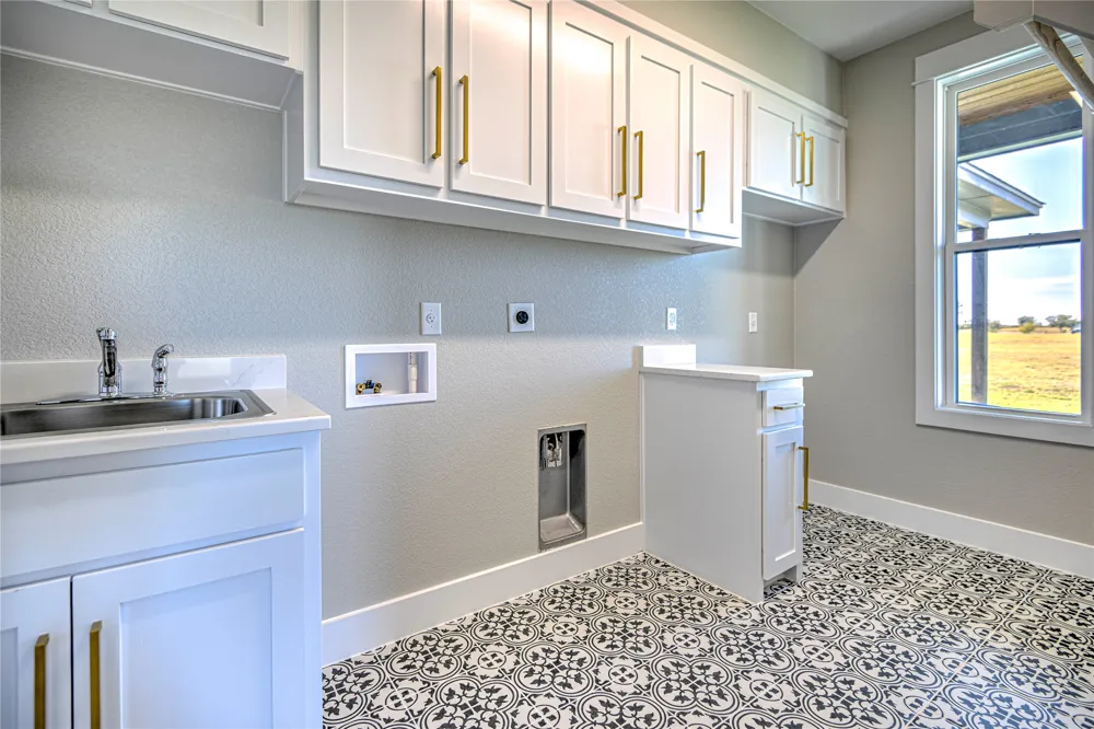 8186 S Lone Star Parkway Moody, TX 76557