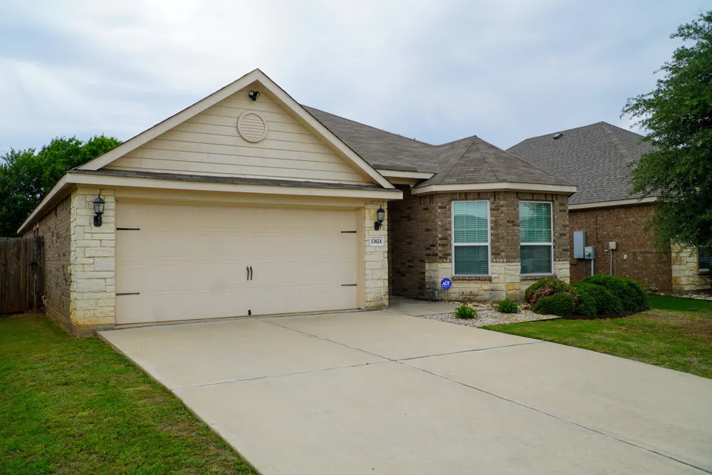 13624 Helix Bridge Way Crowley, TX 76036