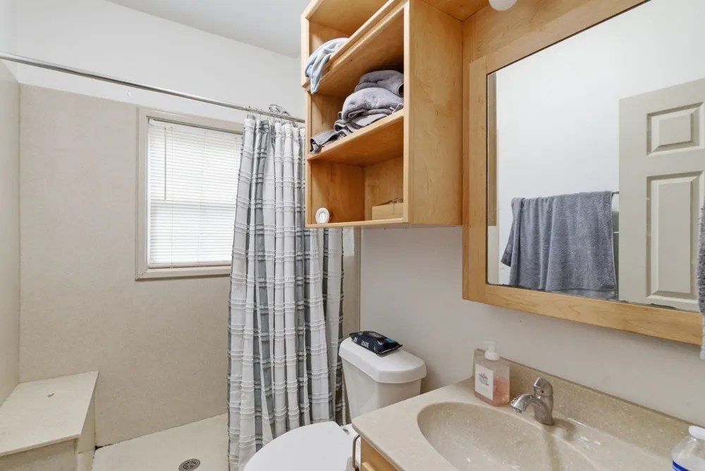 525 S Austin Street De Leon, TX 76444