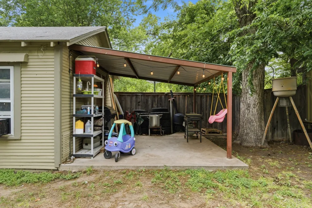 525 S Austin Street De Leon, TX 76444