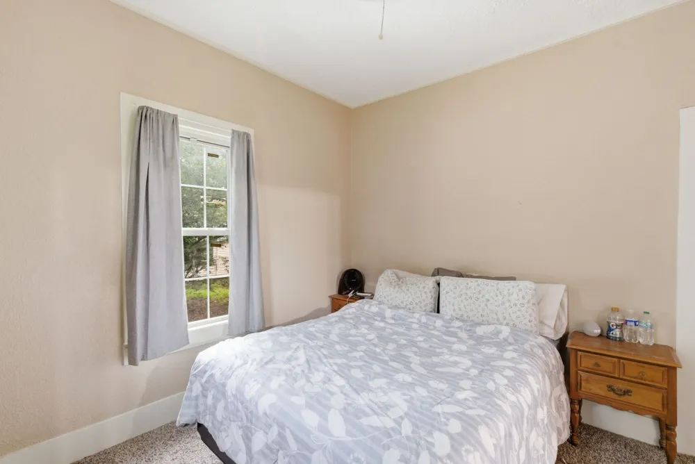525 S Austin Street De Leon, TX 76444