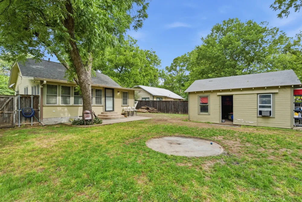 525 S Austin Street De Leon, TX 76444