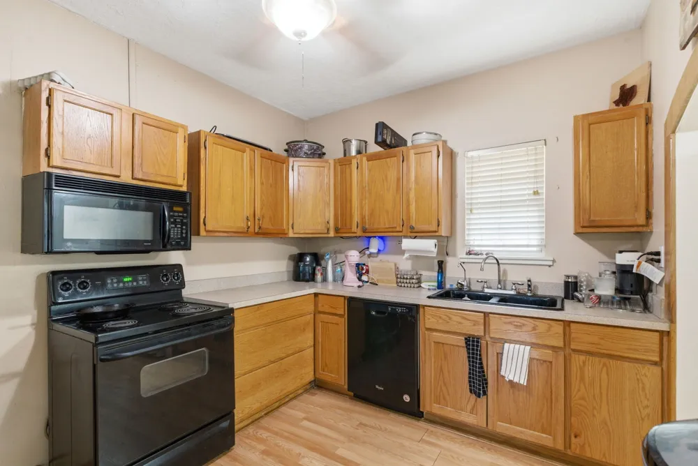 525 S Austin Street De Leon, TX 76444