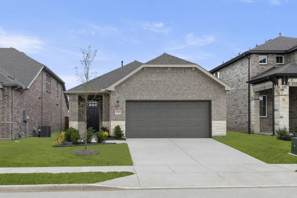 5915 Laurel Lake Lane Pilot Point, TX 76258