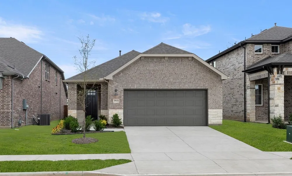 5915 Laurel Lake Lane Pilot Point, TX 76258