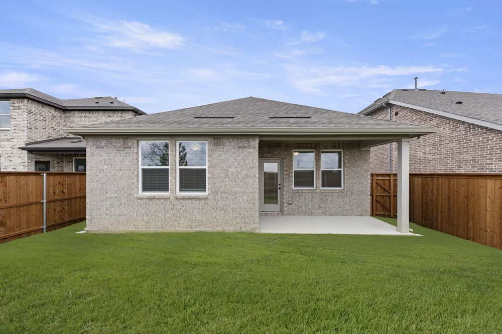 5915 Laurel Lake Lane Pilot Point, TX 76258