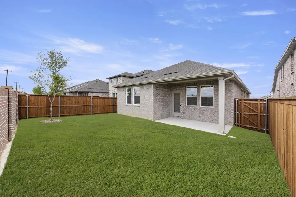 5915 Laurel Lake Lane Pilot Point, TX 76258