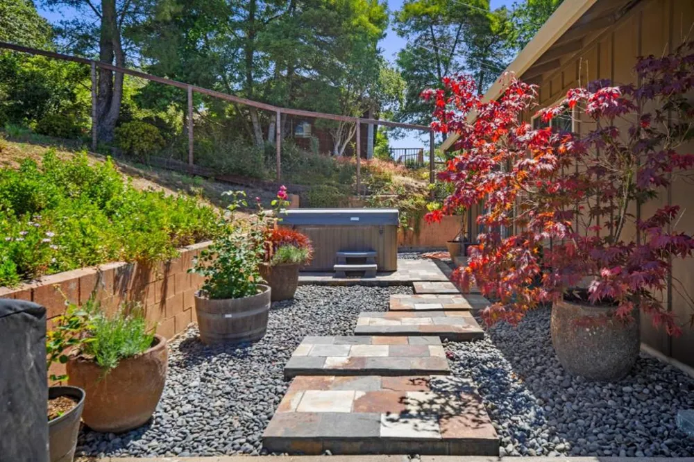 8607 Berta Canyon Court Salinas, CA 93907