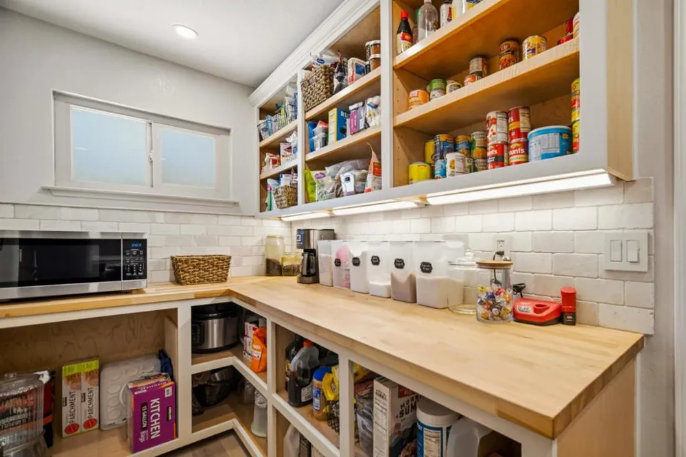 8607 Berta Canyon Court Salinas, CA 93907