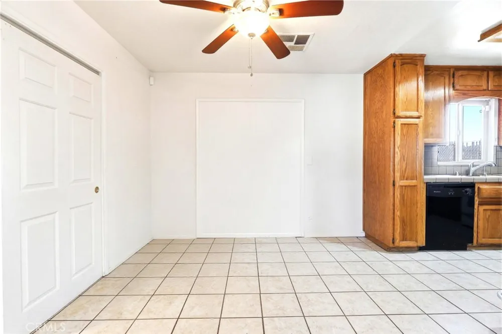 7008 Summit Valley Hesperia, CA 92345