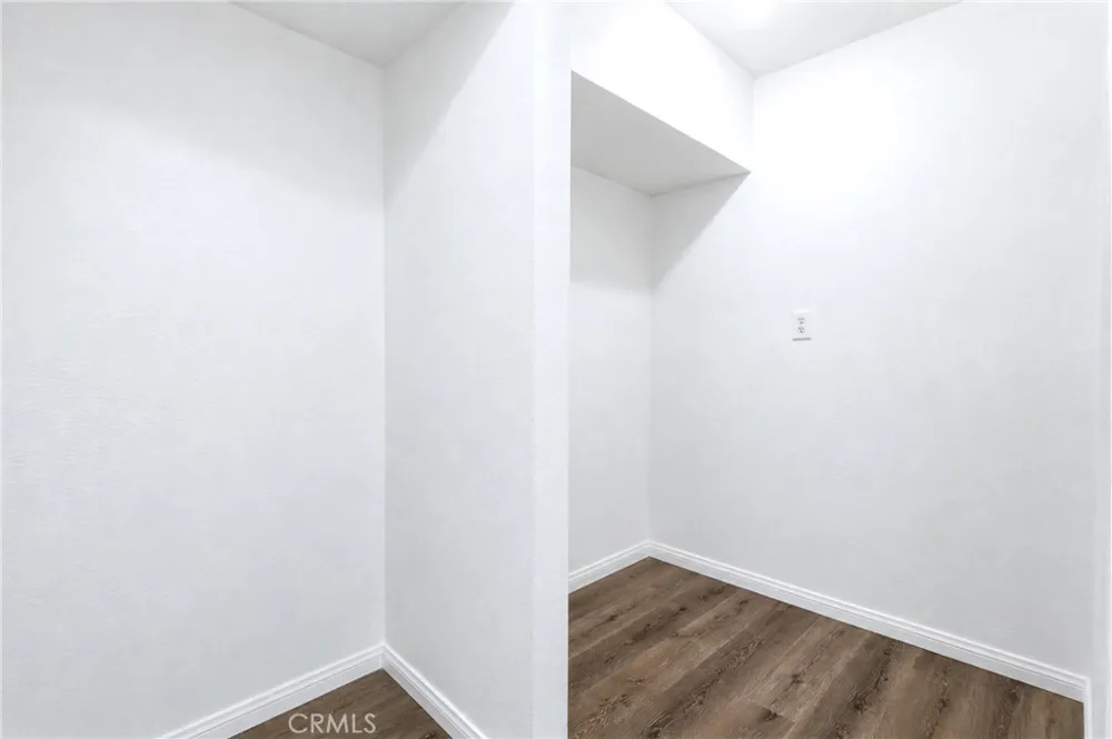 7008 Summit Valley Hesperia, CA 92345