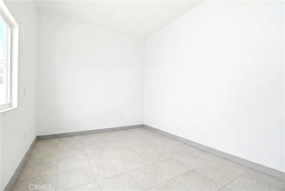 7008 Summit Valley Hesperia, CA 92345