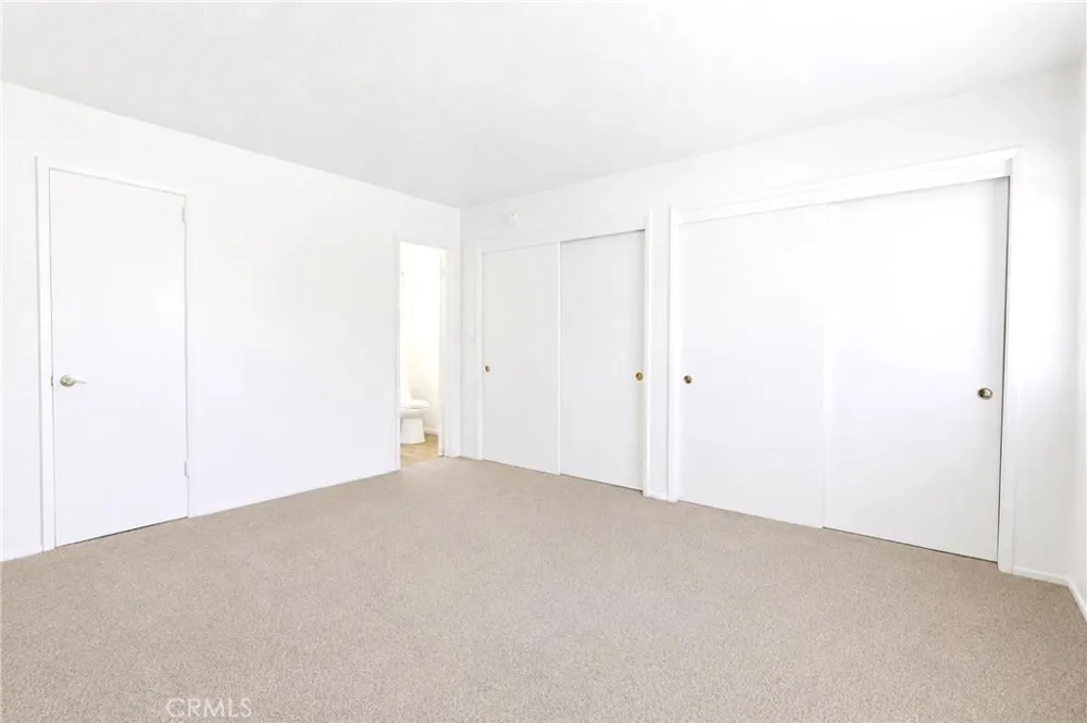 7008 Summit Valley Hesperia, CA 92345