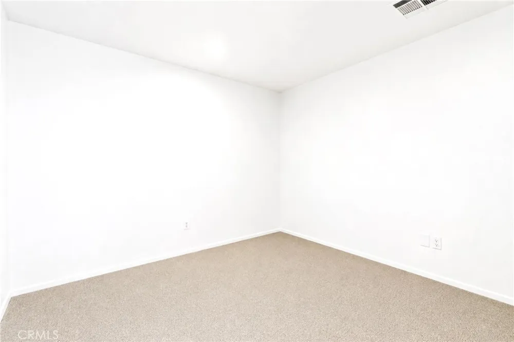 7008 Summit Valley Hesperia, CA 92345