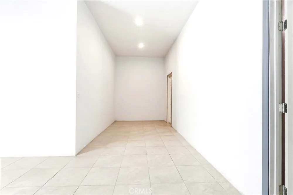 7008 Summit Valley Hesperia, CA 92345